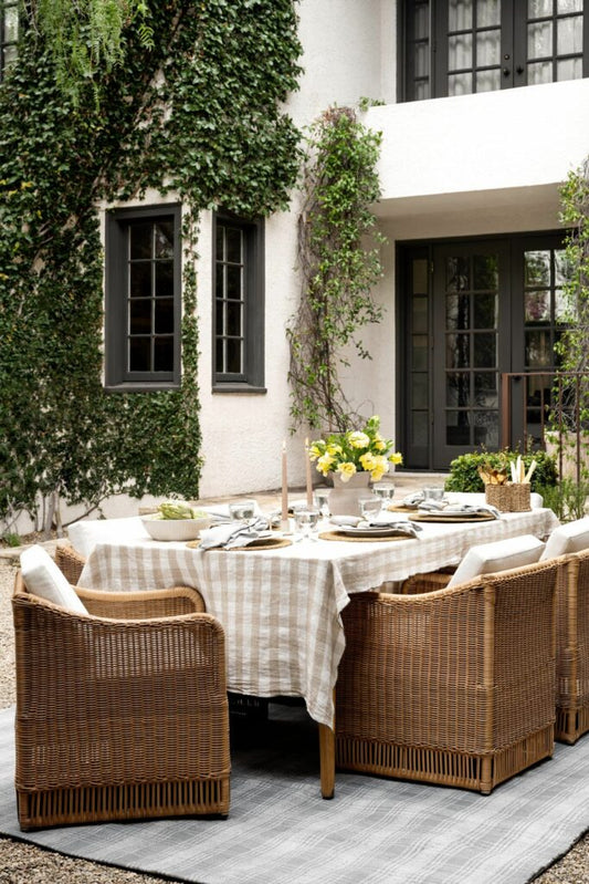 Aménager un coin repas dans votre jardin - Adèle & Brume