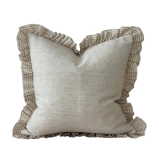 Housse de coussin Bella beige rayée à volants 45x45