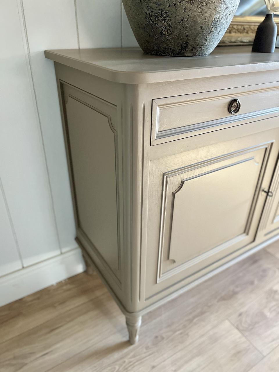 Grand buffet en bois massif 3 portes