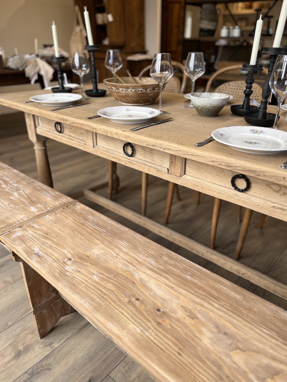 Table rectangulaire en chêne - 8 personnes