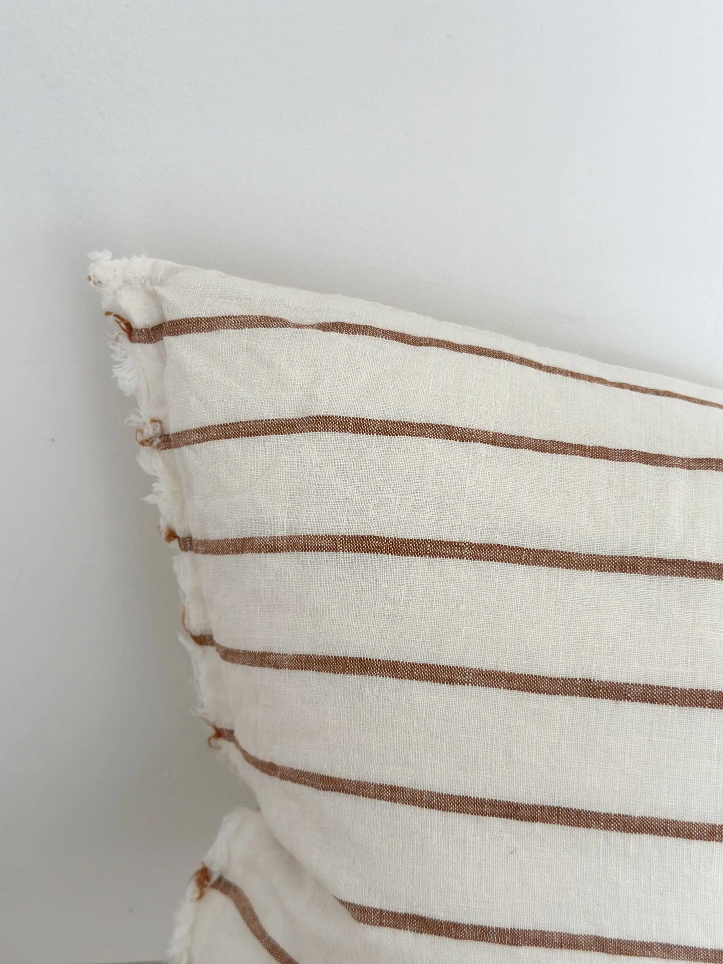 Coussin en lin lavé à rayures - marron et écru
