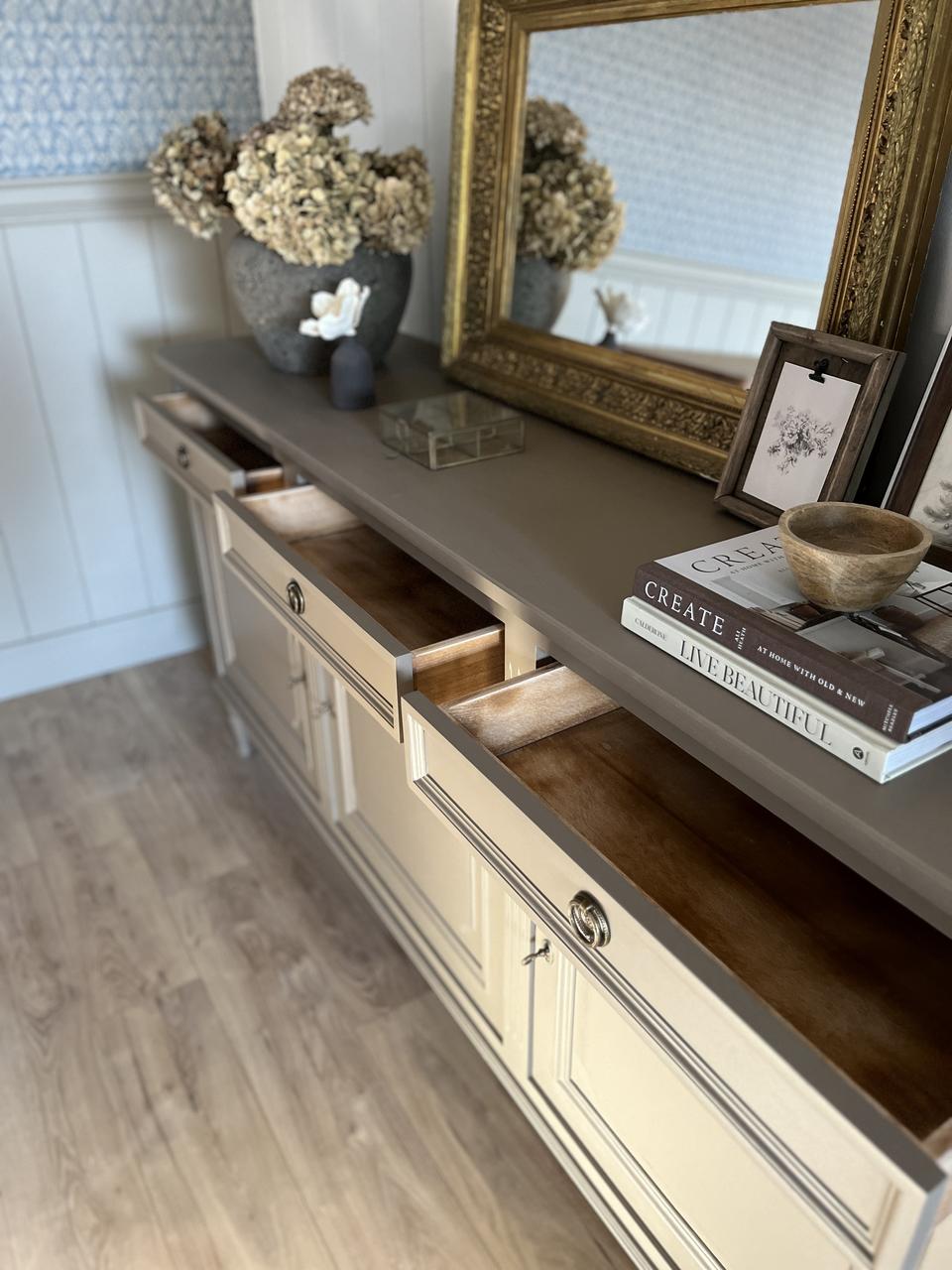 Grand buffet en bois massif 3 portes
