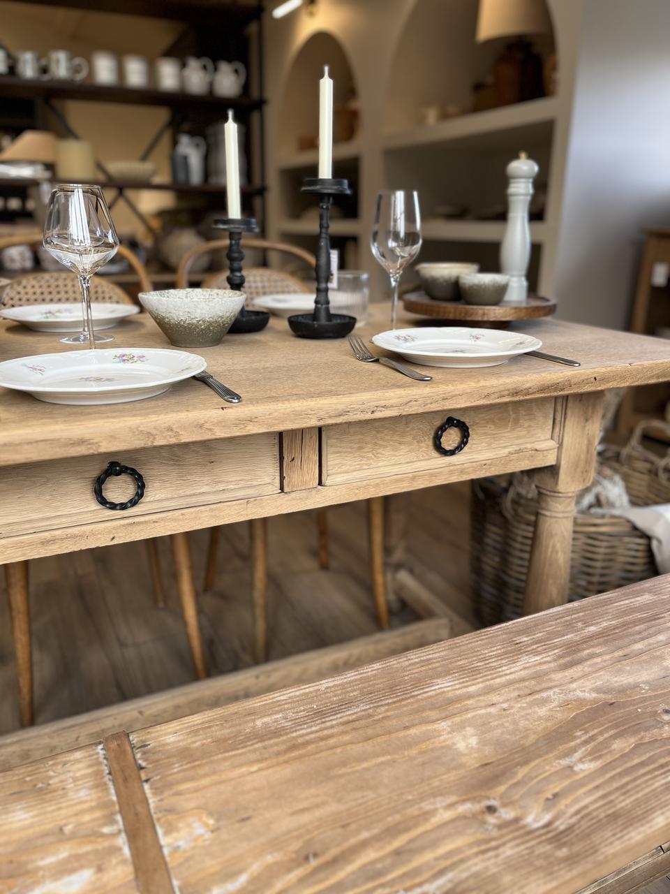 Table rectangulaire en chêne - 8 personnes
