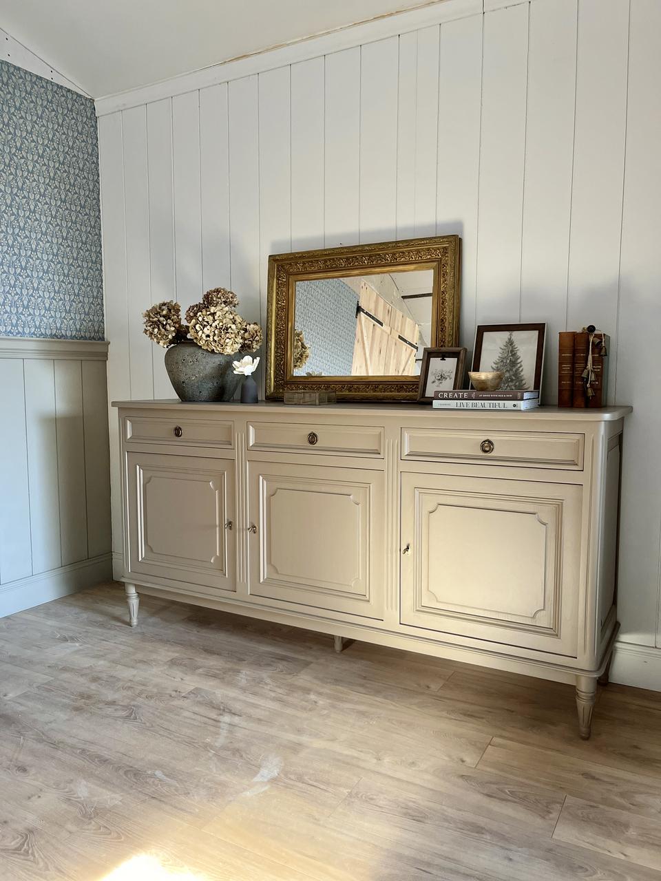 Grand buffet en bois massif 3 portes