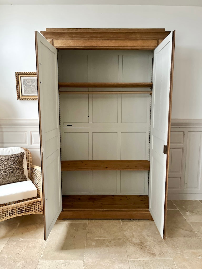 Grande armoire en chêne