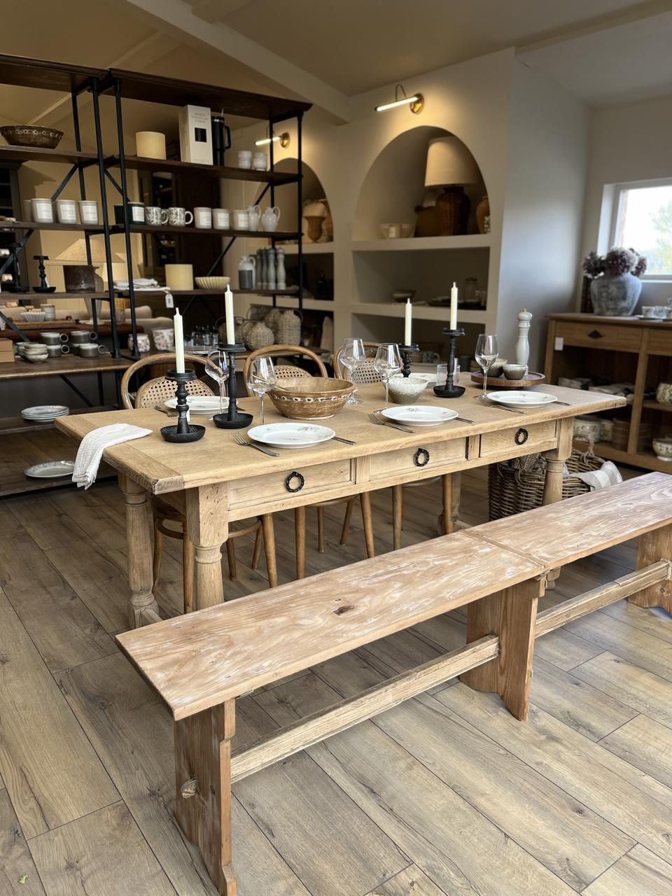 Table rectangulaire en chêne - 8 personnes