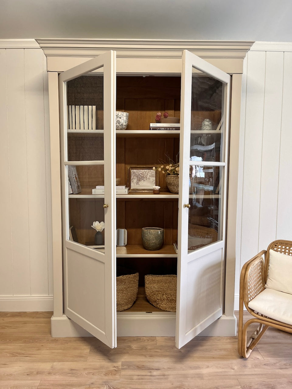 Grande vitrine en chêne