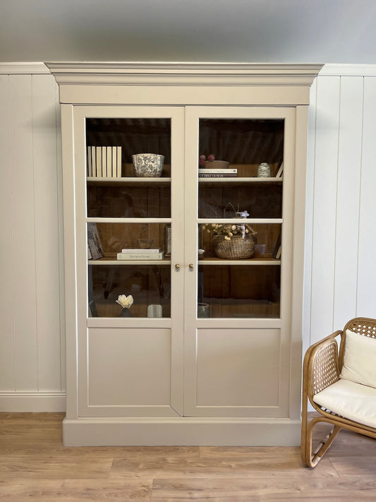 Grande vitrine en chêne