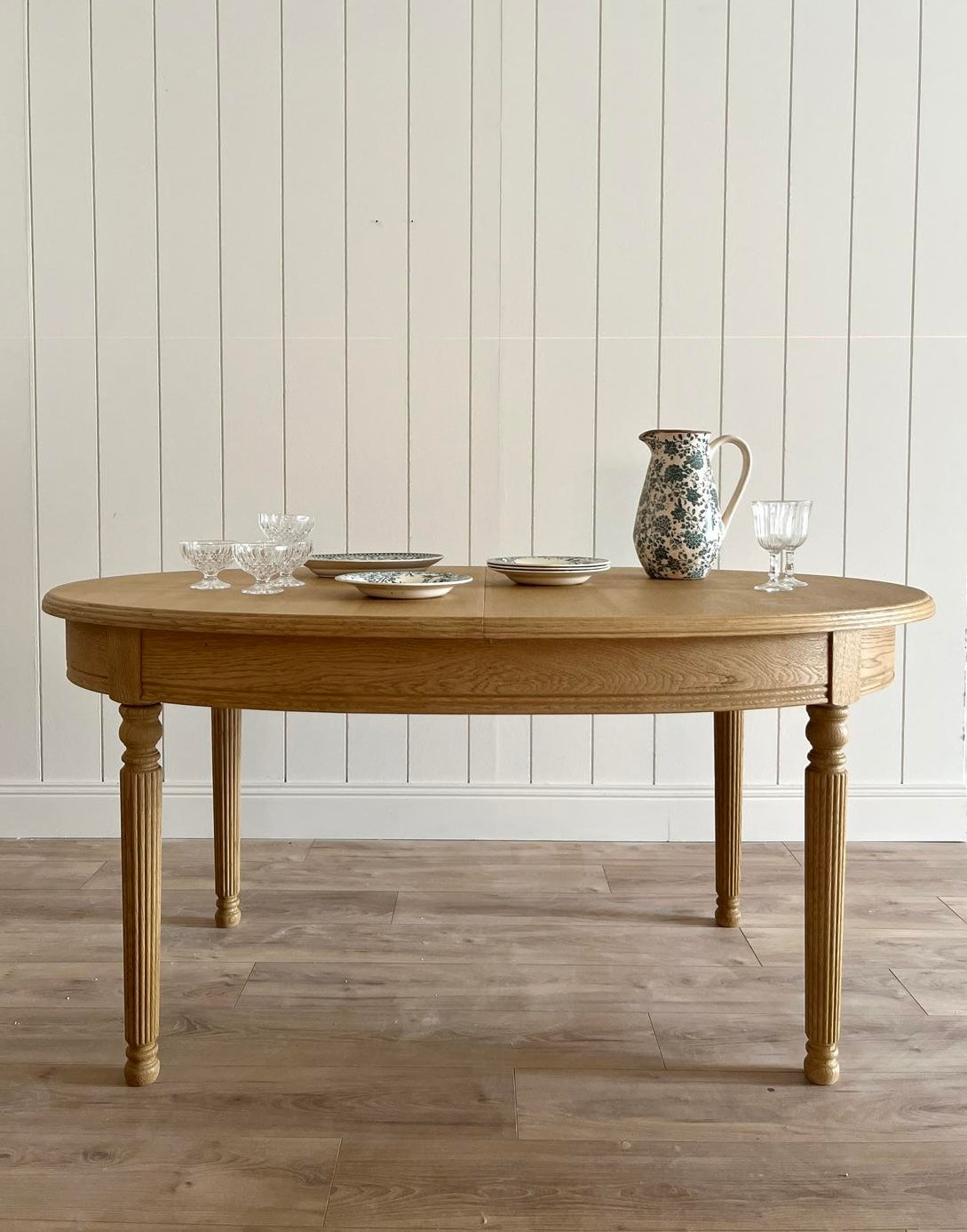 Table ovale à rallonges en chêne
