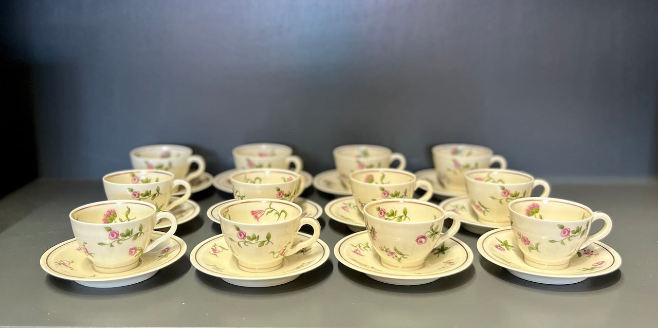 Lot de tasses à café fleuries mauve en porcelaine de limoges - Théodore Haviland