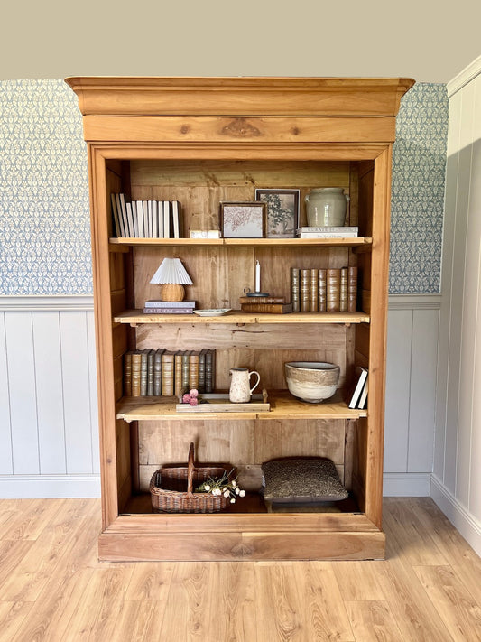 Grande armoire penderie en noyer