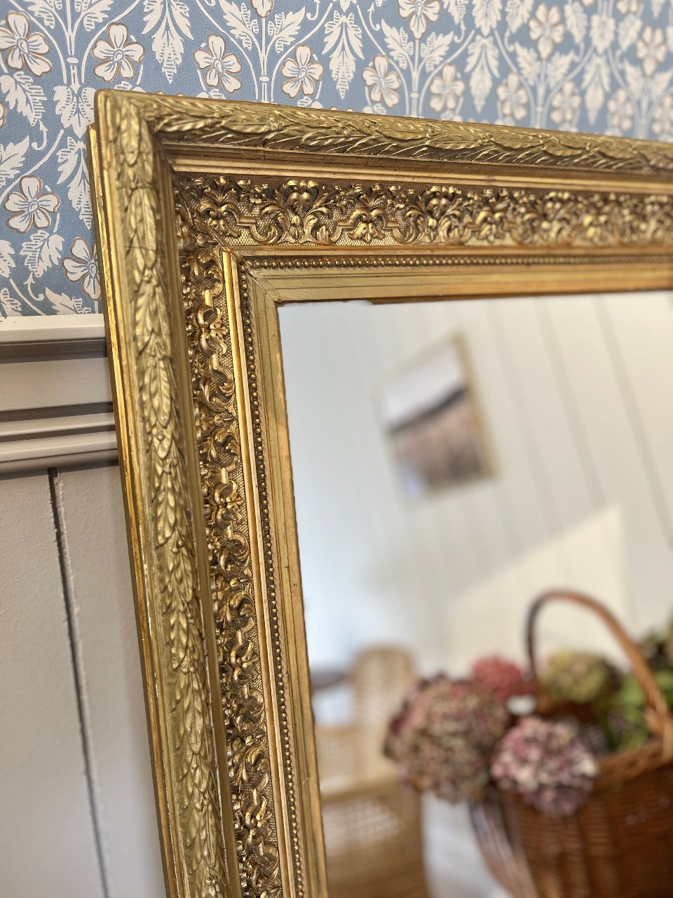 Grand miroir ancien doré