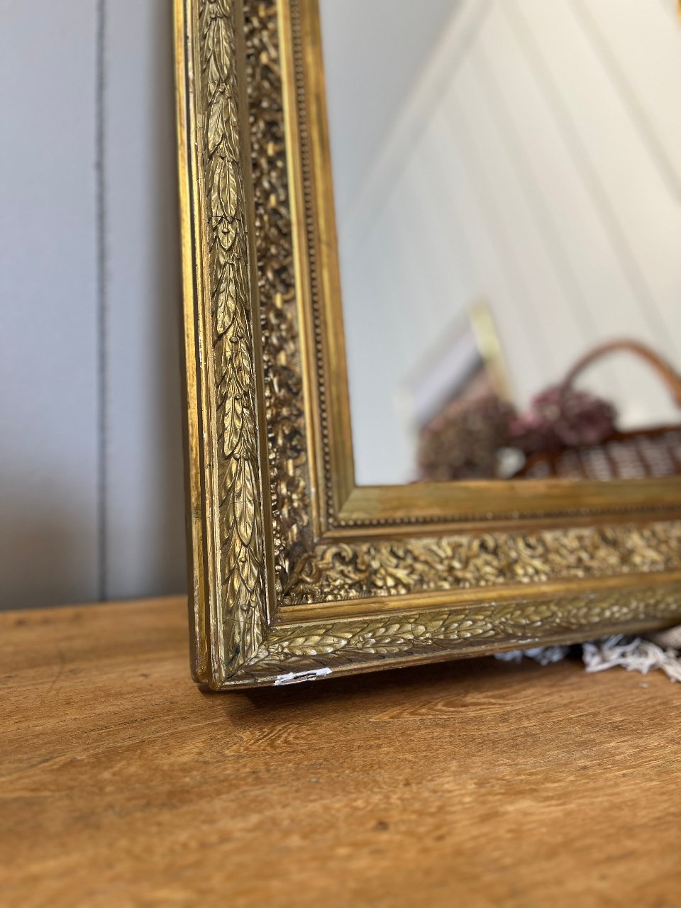Grand miroir ancien doré
