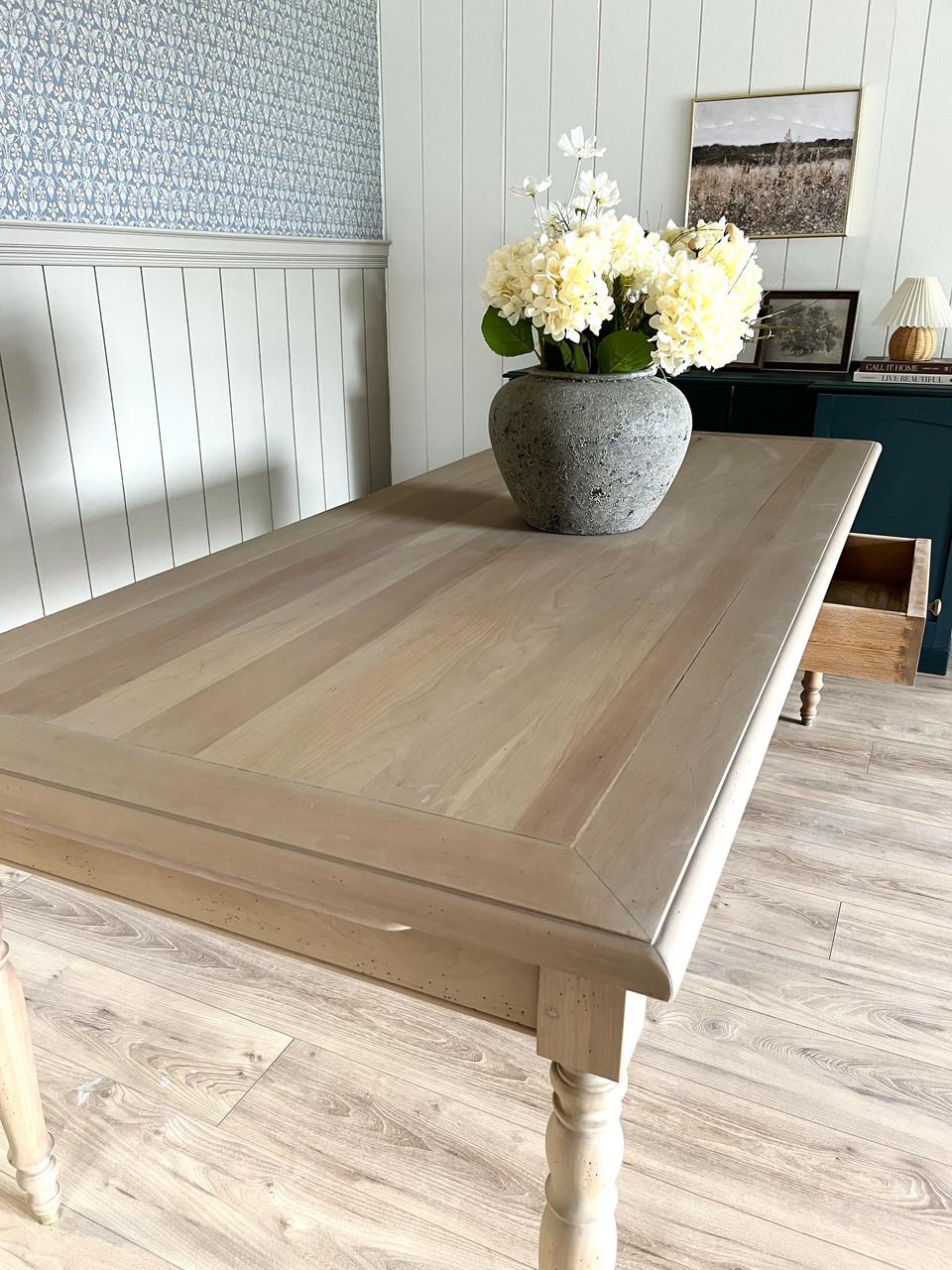 Table à manger en bois massif pieds tournés 8/10 personnes