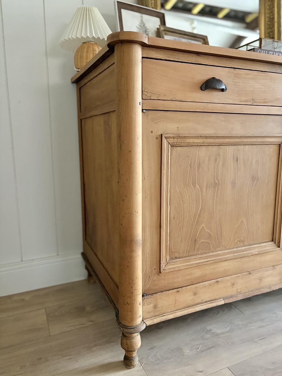 Buffet 2 portes en merisier massif