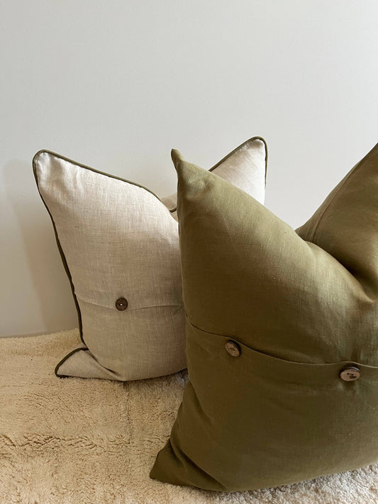 Coussin en pur lin français avec bordure passepoilée - Naturel avec passepoil olive