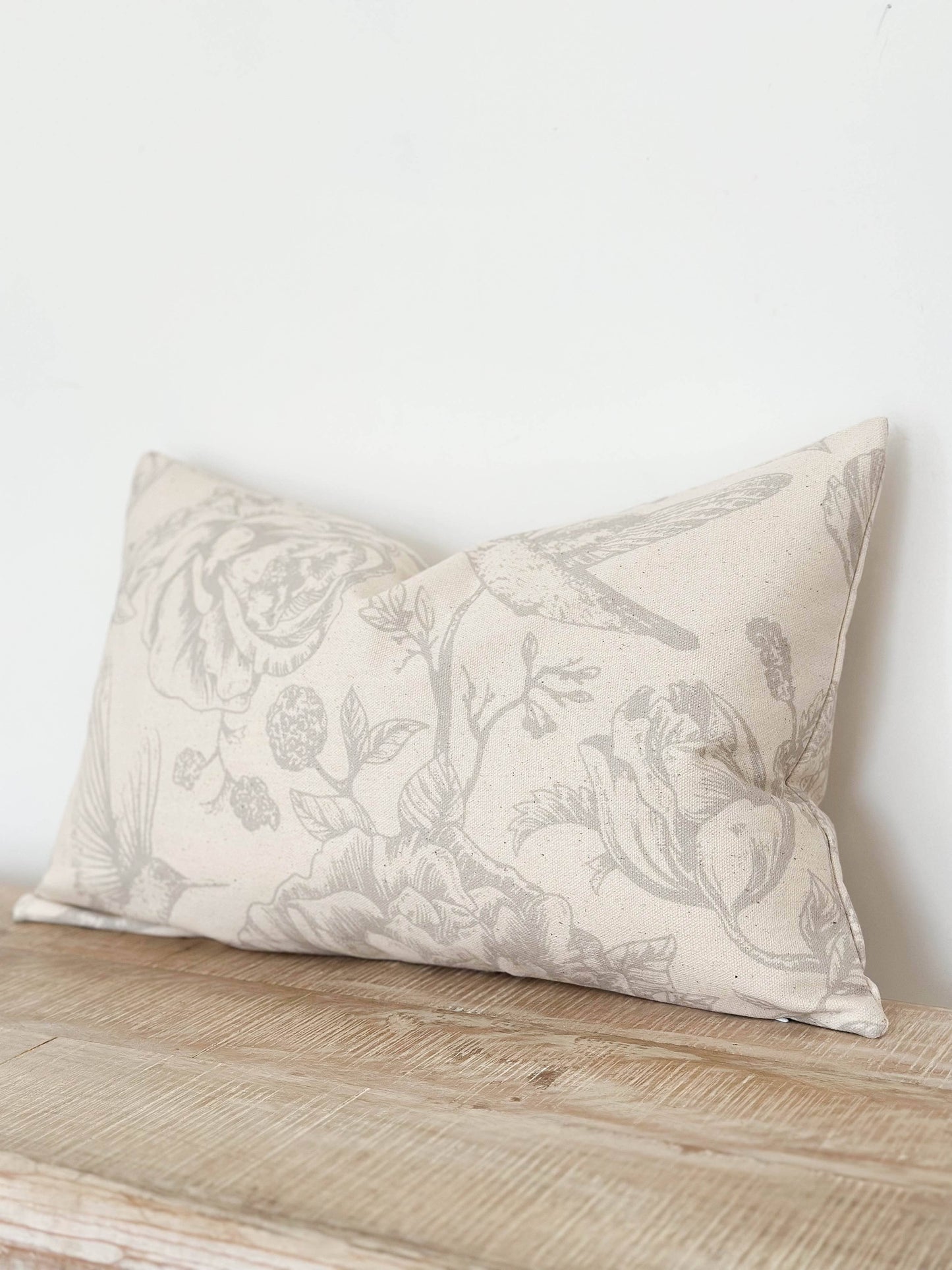 Coussin en coton 50×30 — imprimé oiseau gris