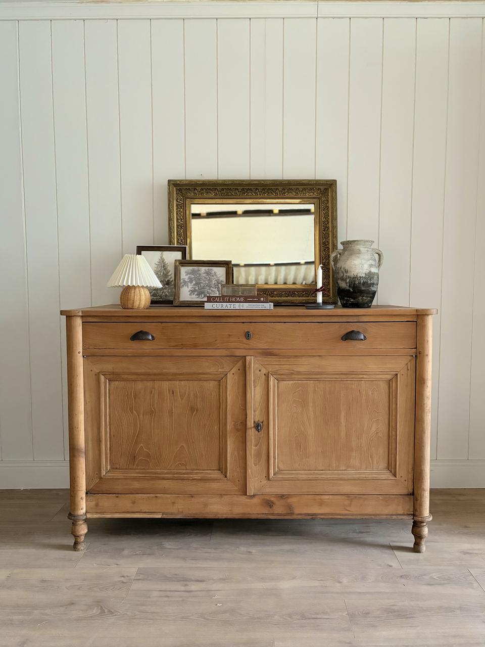 Buffet 2 portes en merisier massif