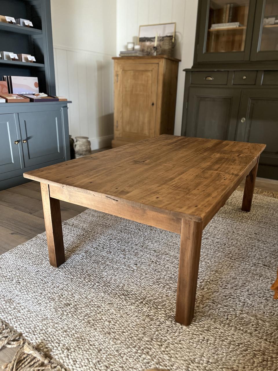 Table basse rectangulaire en bois ancien