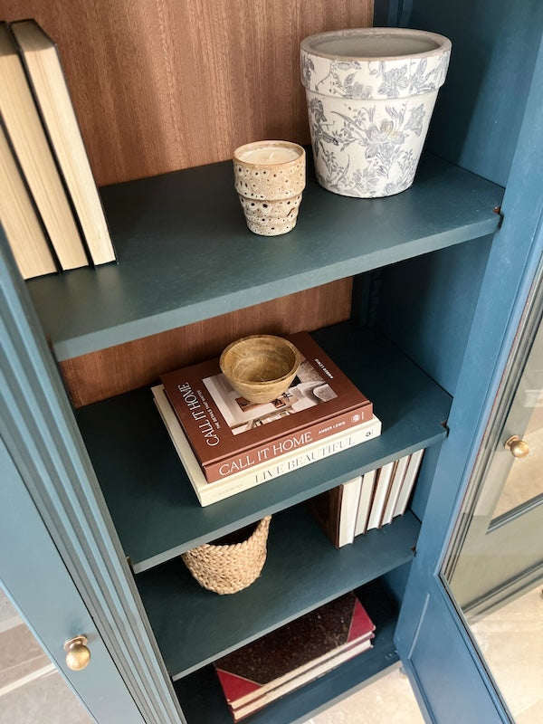 Vitrine 3 portes en bois et marbre