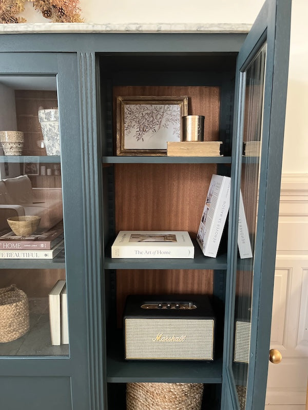 Vitrine 3 portes en bois et marbre