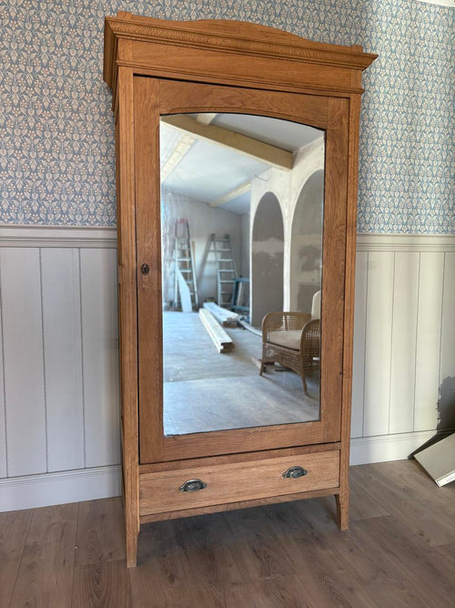 Armoire en chêne et miroir en mercure