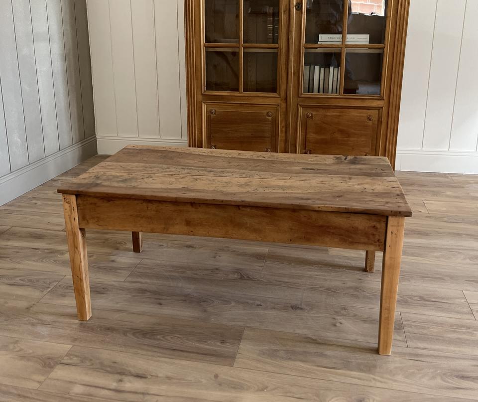 Table basse en noyer