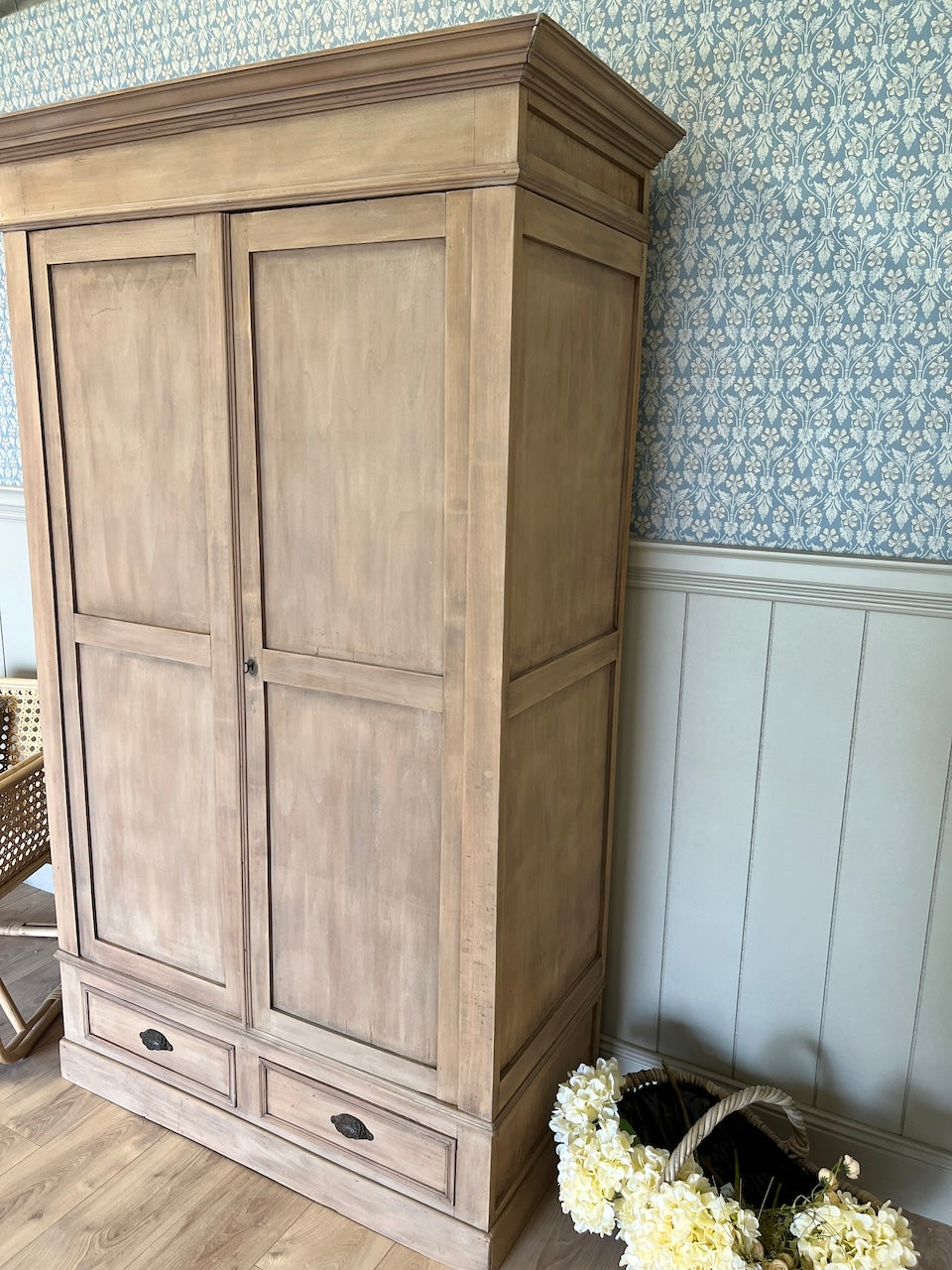 Armoire en bois