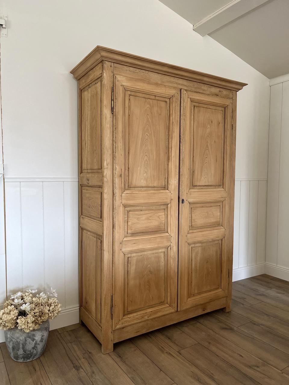 Armoire/penderie en orme