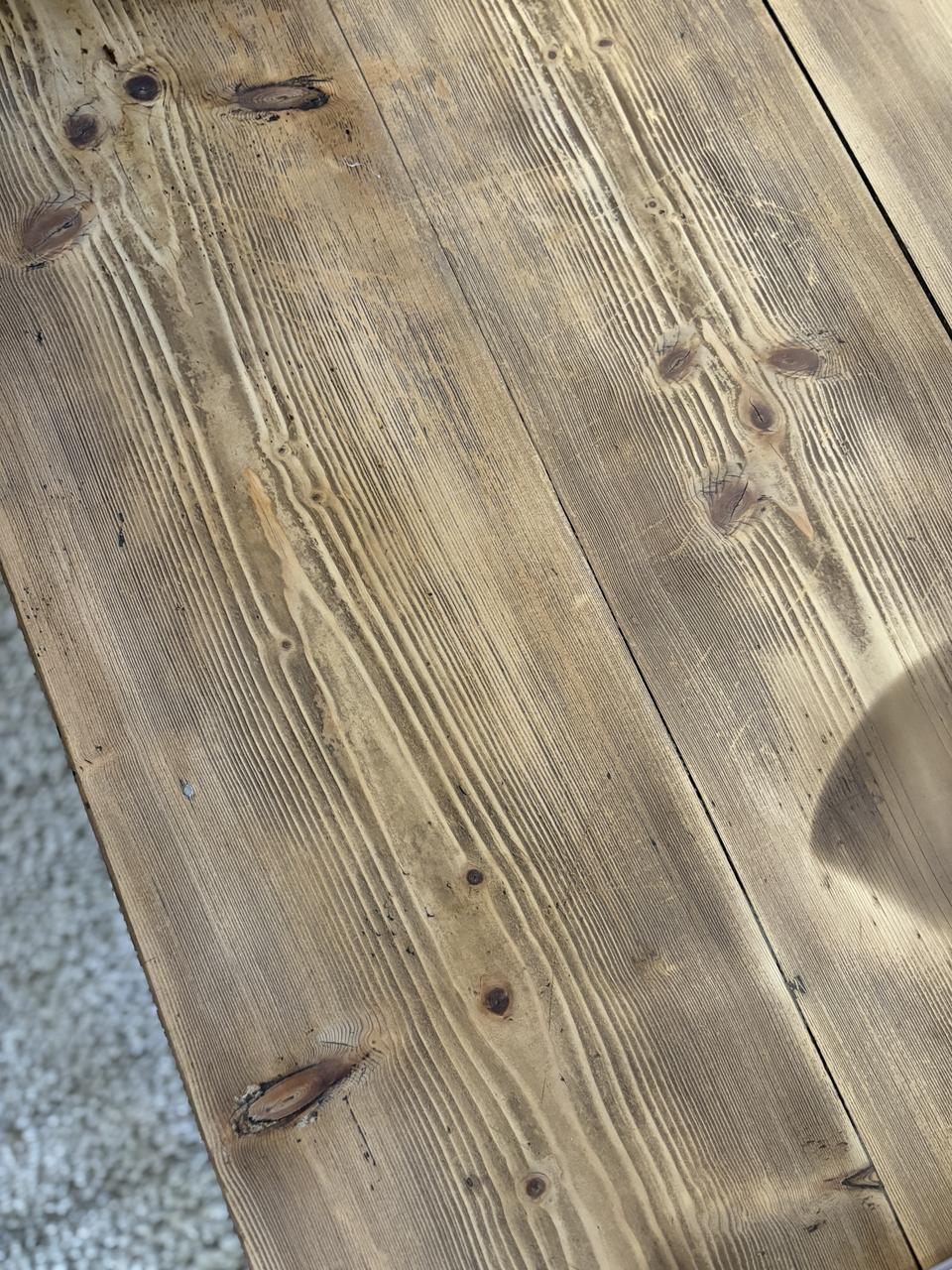 Table basse en pin