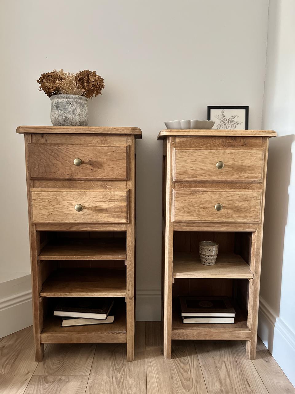 Paire de tables de chevet en chêne