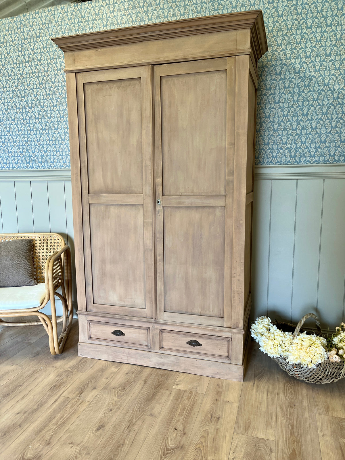 Armoire en bois