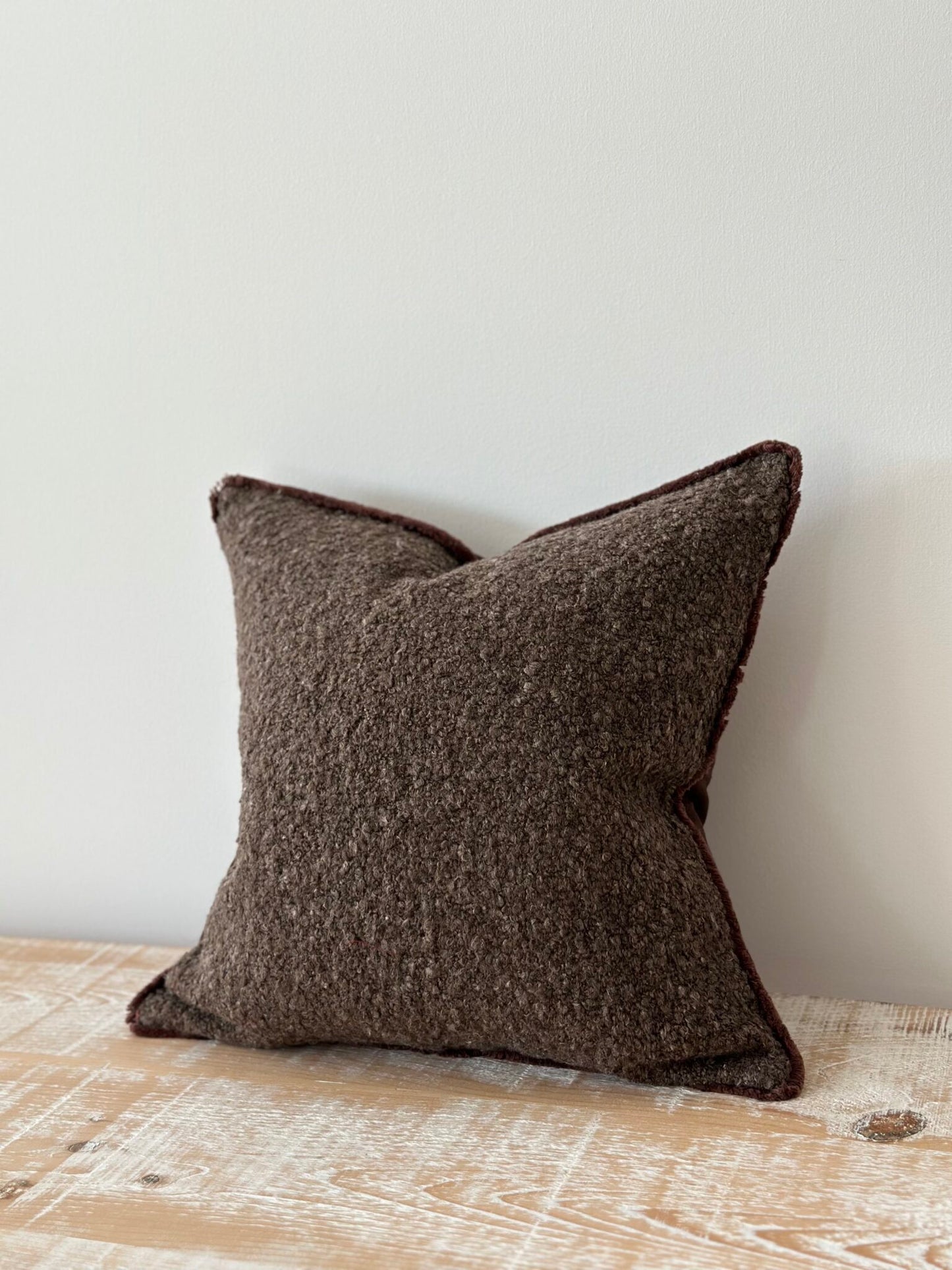 Coussin bouclé chocolat - 45x45cm