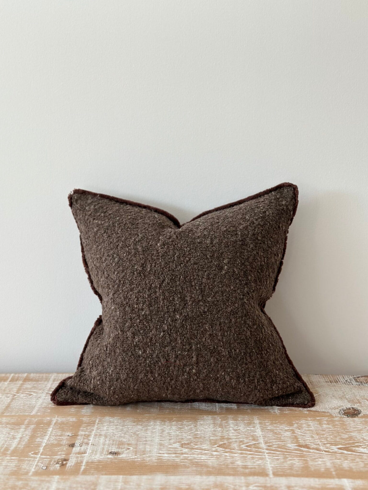 Coussin bouclé chocolat - 45x45cm
