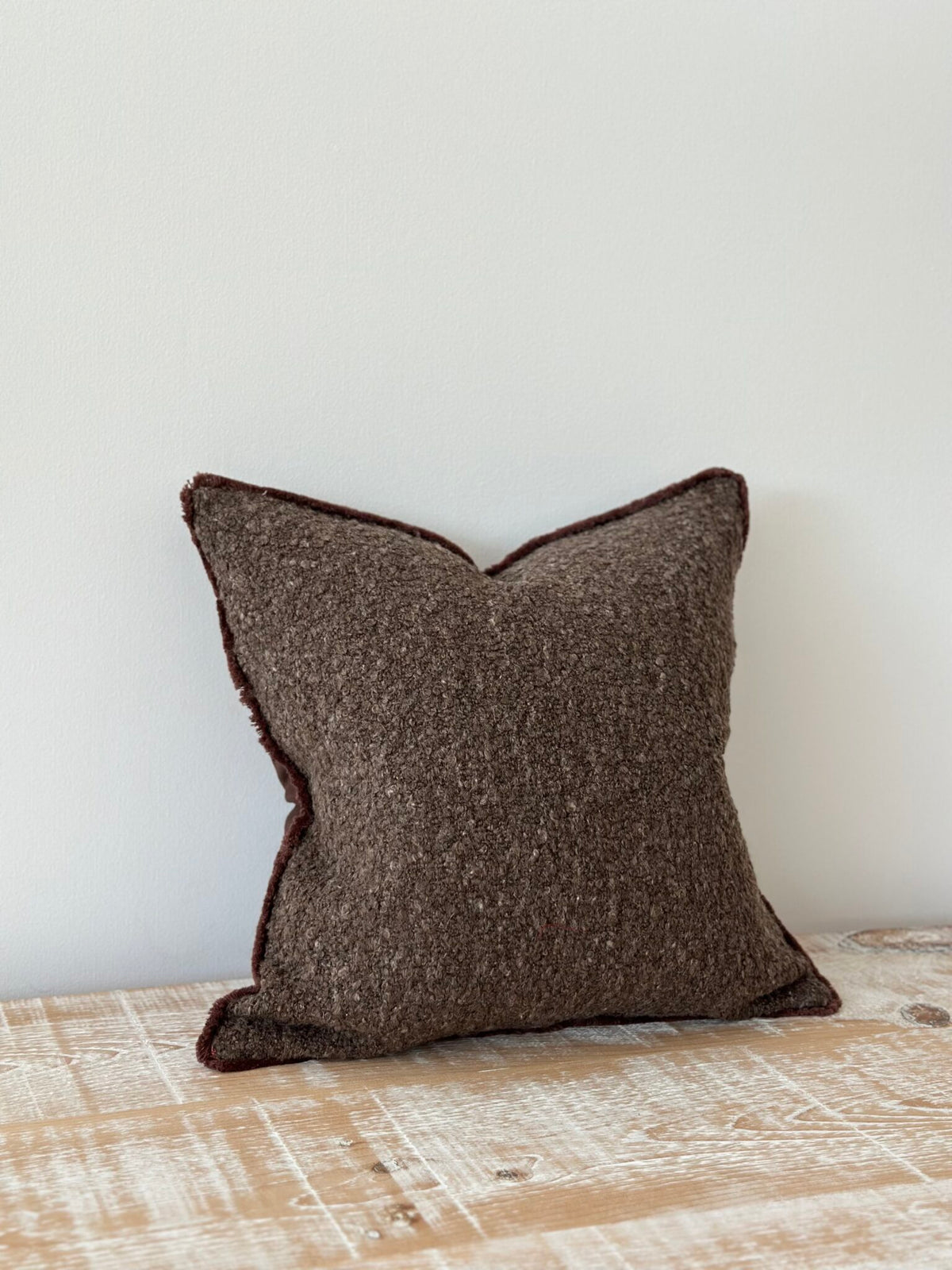 Coussin bouclé chocolat - 45x45cm