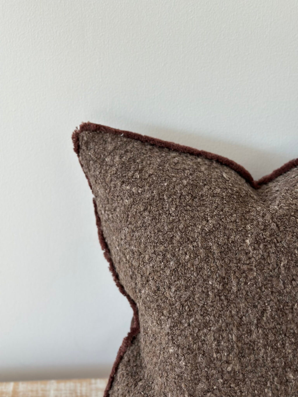 Housse de coussin bouclé chocolat - 45x45cm