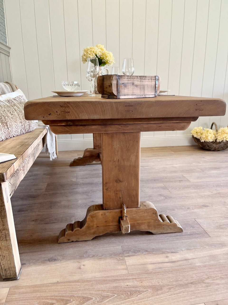 Table monastère