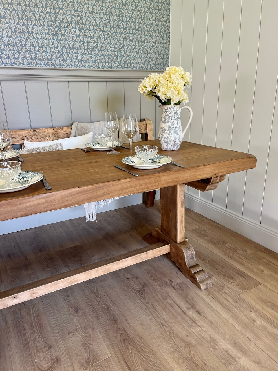 Table monastère