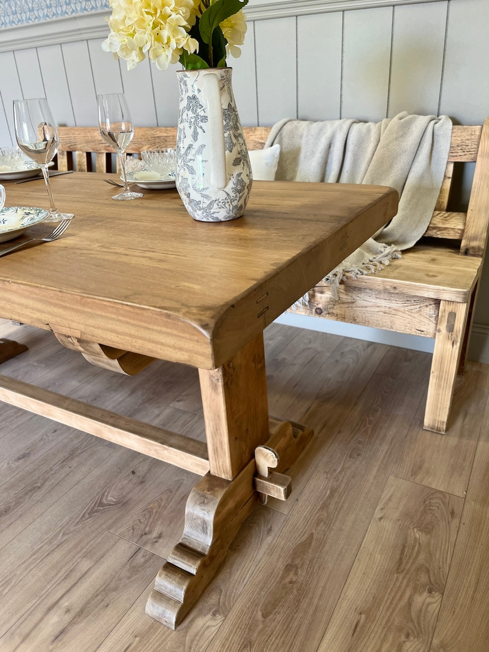 Table monastère
