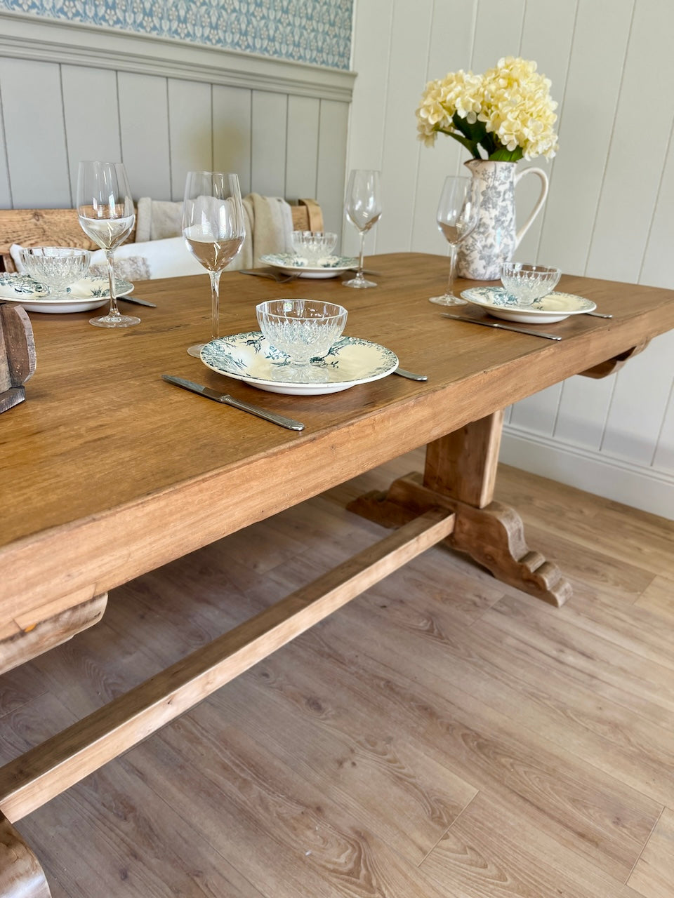 Table monastère