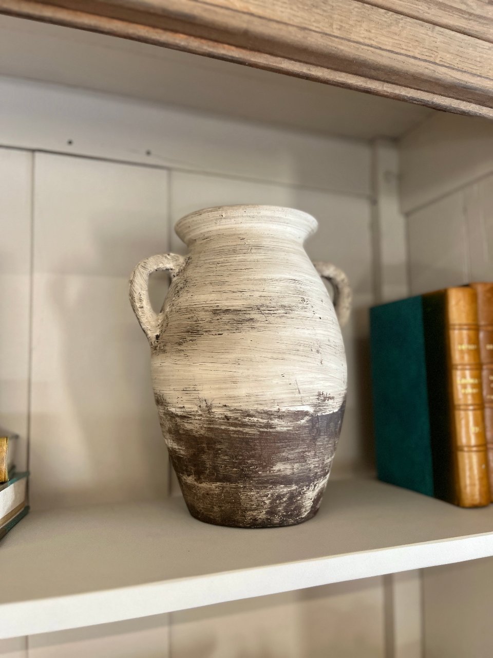 Grand Vase En Terre Cuite Patinée - Décor De Palmettes - XXe Siècle - Vert