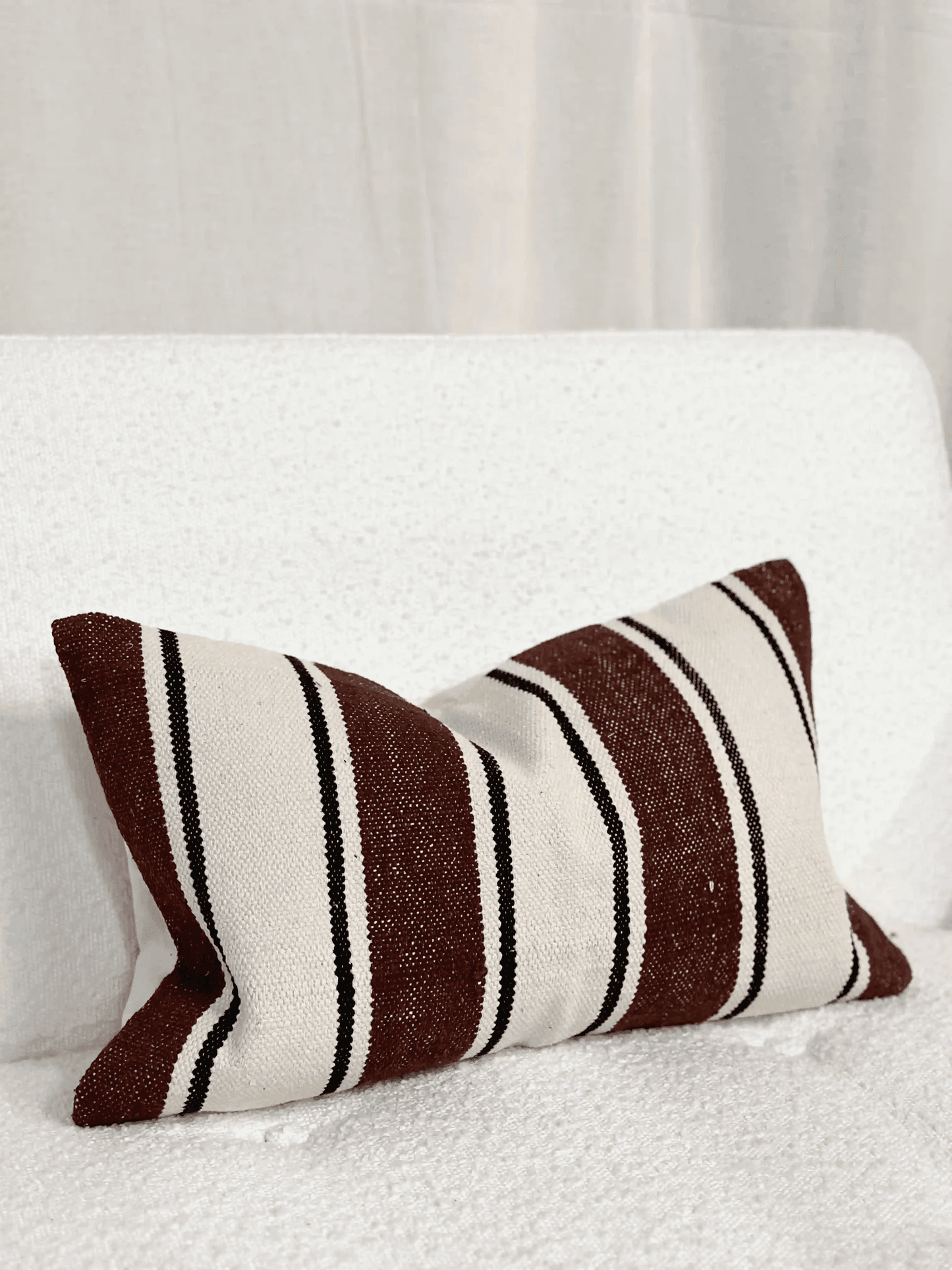 Housse de coussin en coton à rayures brique et noir