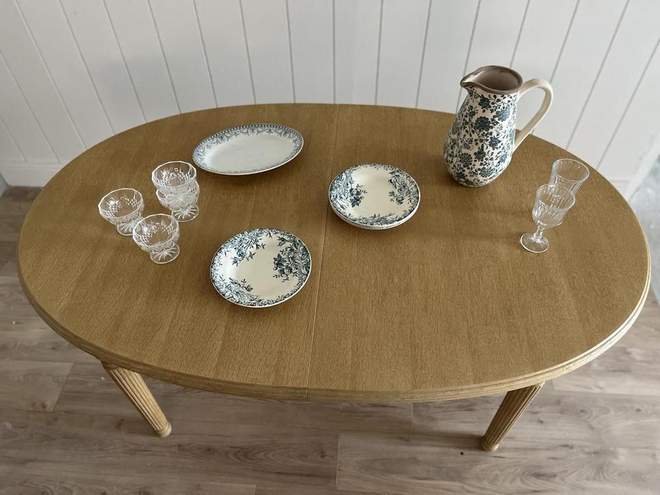 Table ovale à rallonges en chêne