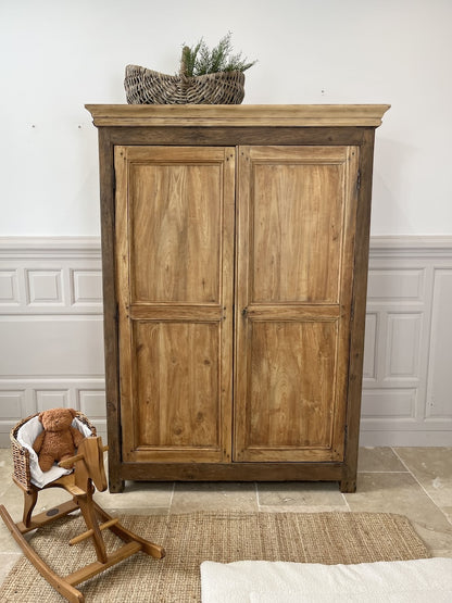 Armoire rustique en chêne et pitchpin