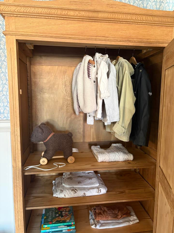 Armoire en chêne et miroir en mercure