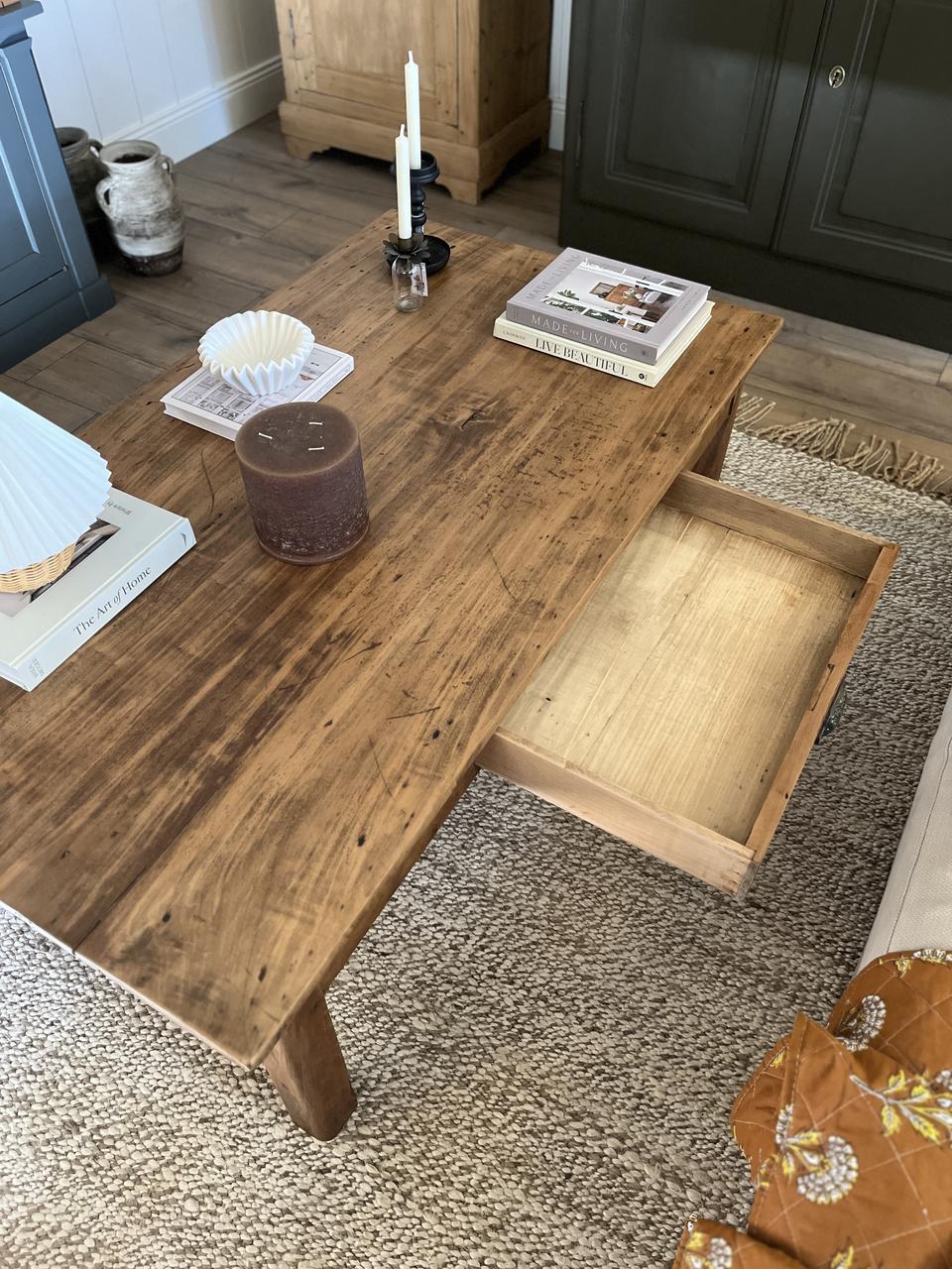 Table basse rectangulaire en bois ancien