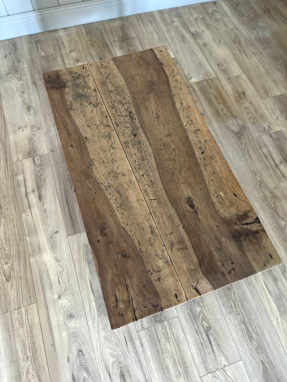 Table basse en noyer