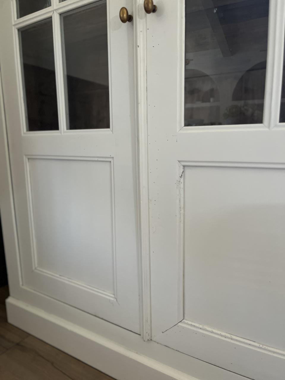 Vitrine 2 portes en merisier massif - crème