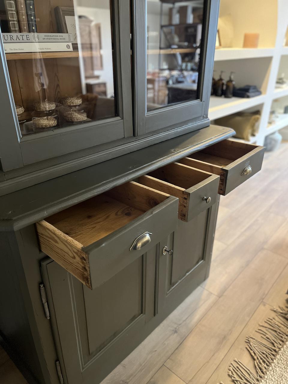 Buffet 2 corps vitré ancien en pin – pièce unique