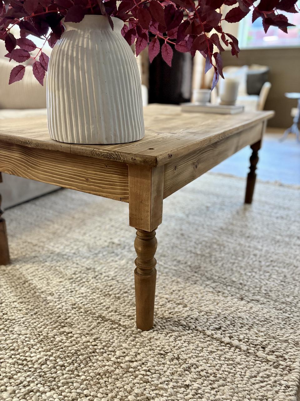 Table basse en pin